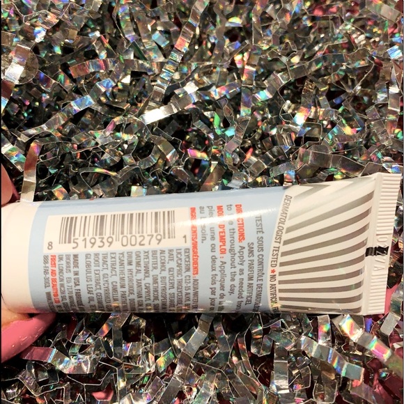 First Aid Beauty Ultra Repair Cream Intense Hydration for Dry Parched Skin - Picture 5 of 8